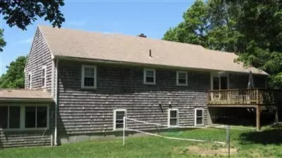 20 Ash Cir, Cotuit, MA 02635 photo 3