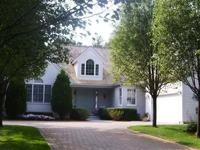 178 Dunrobin Rd, Mashpee, MA 02649 photo 1