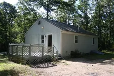 90 Hooppole Rd, Mashpee, MA 02649 photo 2