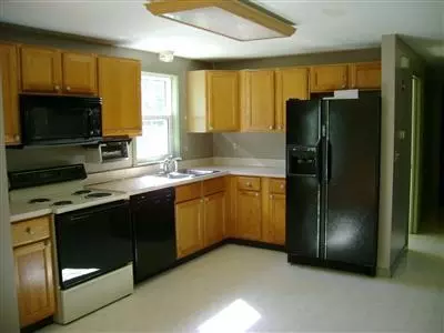 3 Sewall Dr, Mashpee, MA 02649 photo 2
