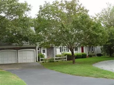 76 Cinnamon Ln, Osterville, MA 02655 photo 1