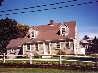 156 Chase St, Hyannis, MA 02601 photo 1