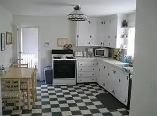 156 Chase St, Hyannis, MA 02601 photo 6