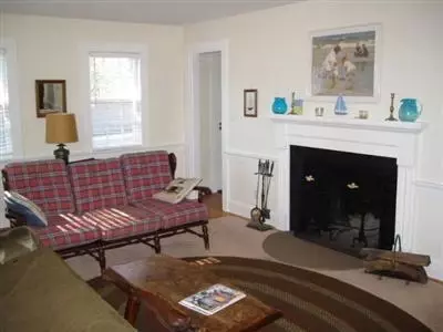 156 Chase St, Hyannis, MA 02601 photo 2