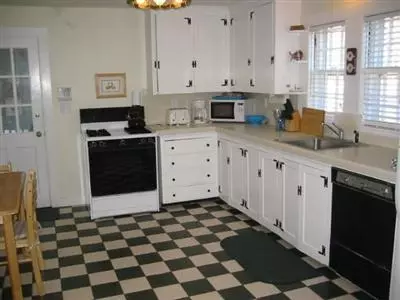 156 Chase St, Hyannis, MA 02601 photo 5