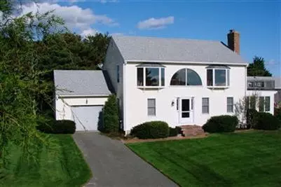 92 Harbor Rd, Hyannis, MA 02601 photo 1