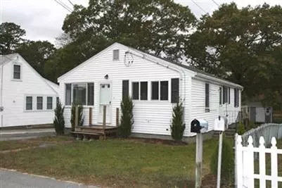 7 Columbia St, Wareham, MA 02571 photo 3