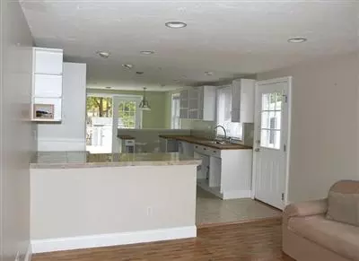 7 Columbia St, Wareham, MA 02571 photo 5