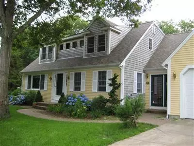 5 Cedar Point Cir, Centerville, MA 02632 photo 1