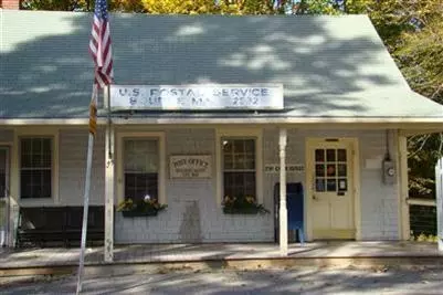 14 Keene St, Bourne, MA 02532 photo 6