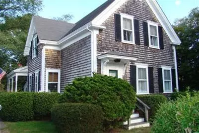 14 Keene St, Bourne, MA 02532 photo 1