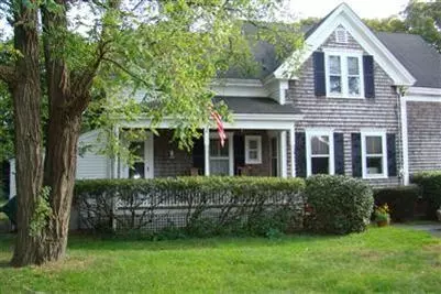 14 Keene St, Bourne, MA 02532 photo 3