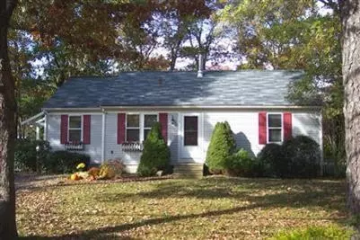 3 Mashpee Neck Rd, Mashpee, MA 02649 photo 1