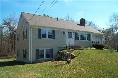 84 Stub Toe Rd, Cotuit, MA 02635 photo 1
