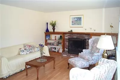84 Stub Toe Rd, Cotuit, MA 02635 photo 2