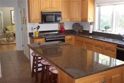 20 Bates St, Osterville, MA 02655 photo 5