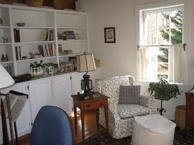 382 Santuit Rd, Cotuit, MA 02635 photo 5