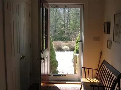 382 Santuit Rd, Cotuit, MA 02635 photo 8