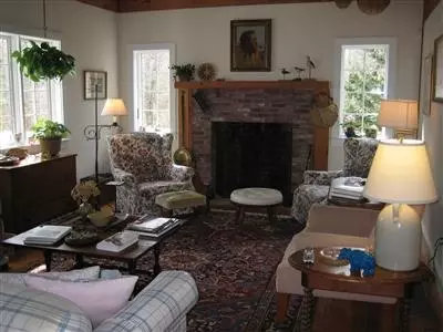 382 Santuit Rd, Cotuit, MA 02635 photo 2
