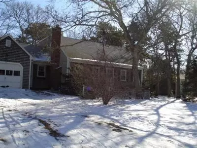 76 Vandermint Ln, Hyannis, MA 02601 photo 1