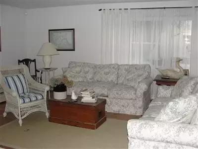34 Circuit Ave, Hyannis, MA 02601 photo 5