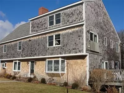 34 Circuit Ave, Hyannis, MA 02601 photo 2