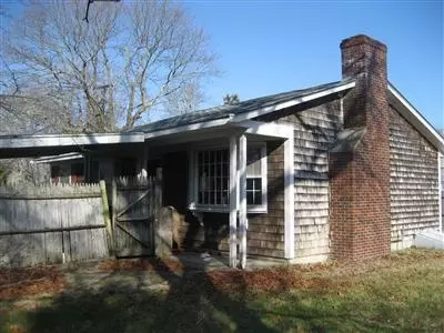15 Maple Ave, Hyannis, MA 02601 photo 2