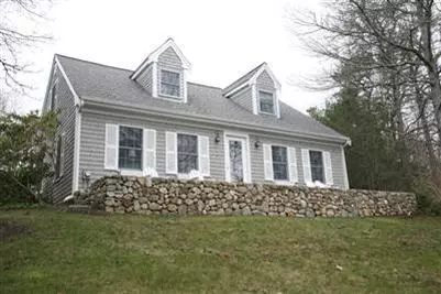 215 Prince Ave, Marstons Mills, MA 02648 photo 2