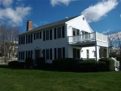 74 Harbor Rd, Hyannis, MA 02601 photo 2
