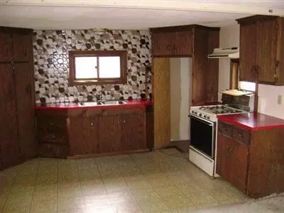 183 Hinckley Rd, Hyannis, MA 02601 photo 2
