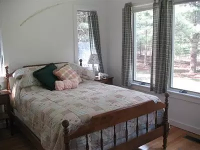 47 Grove St, Cotuit, MA 02635 photo 7