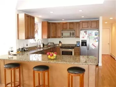 711 Great Neck Rd S, Mashpee, MA 02649 photo 4
