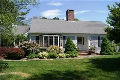 29 Curry Ln, Osterville, MA 02655 photo 2