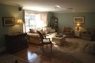 29 Curry Ln, Osterville, MA 02655 photo 4