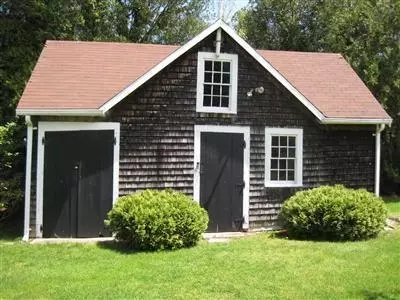 301 Pine St, Centerville, MA 02632 photo 2