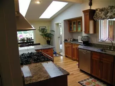 546 Phinneys Ln, Centerville, MA 02632 photo 5