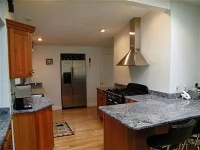 546 Phinneys Ln, Centerville, MA 02632 photo 3