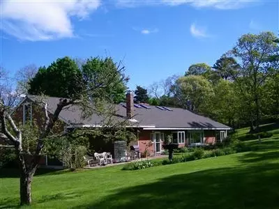 546 Phinneys Ln, Centerville, MA 02632 photo 2