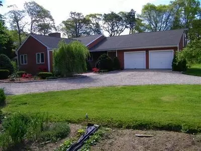 546 Phinneys Ln, Centerville, MA 02632 photo 1
