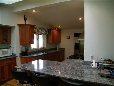 546 Phinneys Ln, Centerville, MA 02632 photo 4