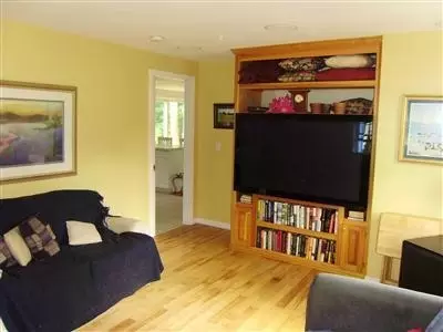 16 Midway Rd, Pocasset, MA 02559 photo 8