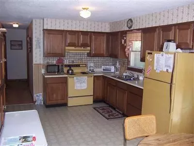 78 Franklin Ave, Hyannis, MA 02601 photo 3
