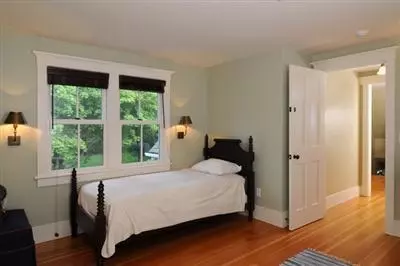 1194 Main St, Cotuit, MA 02635 photo 9