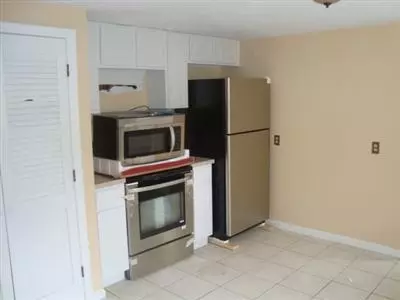 79 County Seat St, Hyannis, MA 02601 photo 4