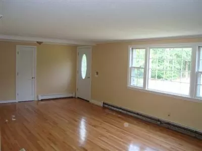 79 County Seat St, Hyannis, MA 02601 photo 3