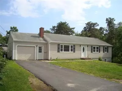 79 County Seat St, Hyannis, MA 02601 photo 1