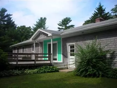 105 Hathaway St, Wareham, MA 02571 photo 3