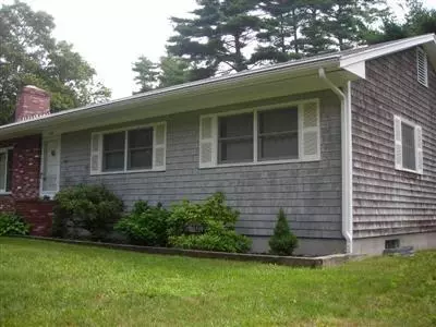 105 Hathaway St, Wareham, MA 02571 photo 2