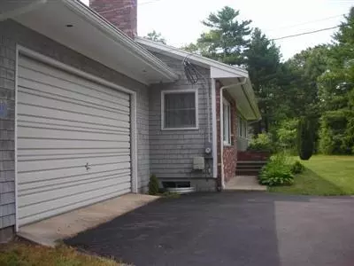 105 Hathaway St, Wareham, MA 02571 photo 4