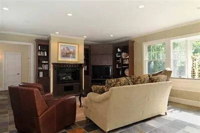 617 Main St, Osterville, MA 02655 photo 7